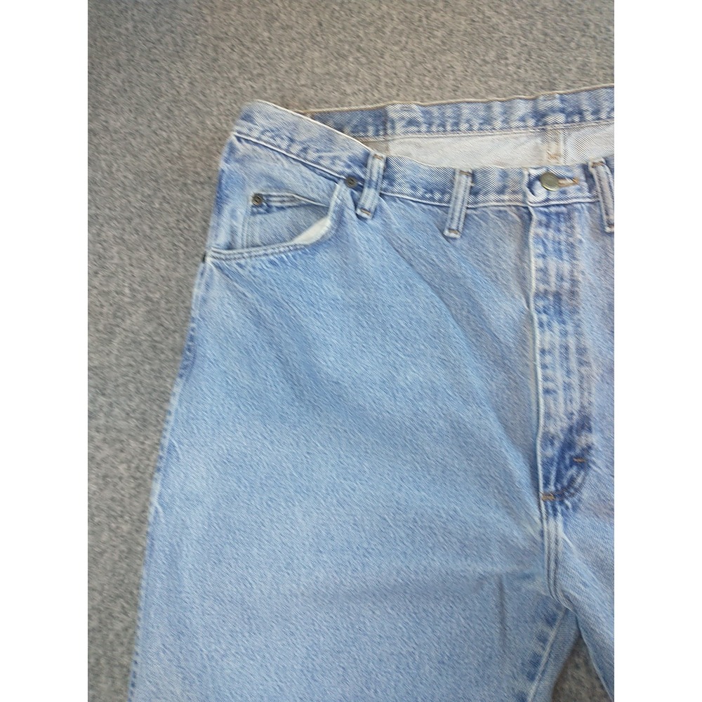 Wrangler Denim Blue Jeans Men's Size 42x31 Straight Leg Light Wash 96501DS Chore - Picture 3 of 16